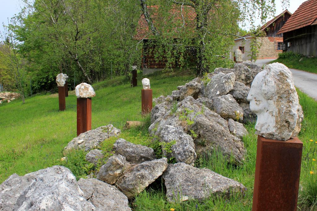 Ferienwohnungen Sonnenberg Ratsch an der Weinstraße エクステリア 写真